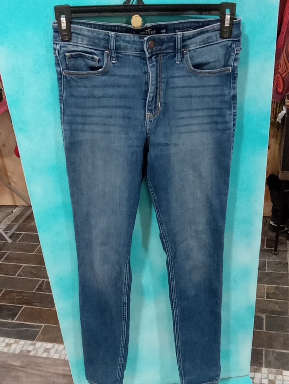 (96) Hollister Medium Blue Women's Skinny Jeans